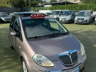 Usata Lancia Musa 77 CV (56 kW) 2009 Marrone Monovolume