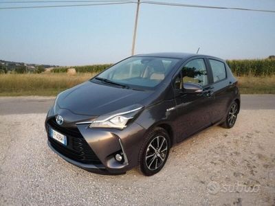 Usata Toyota Yaris Hybrid 2014 Grigio Berlina