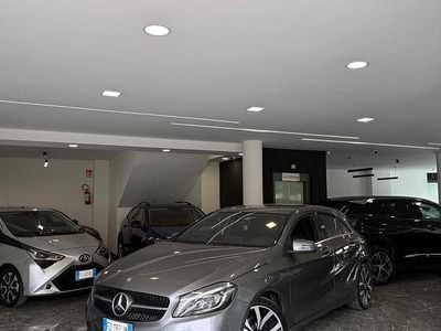 Usata Mercedes A180 116 CV (85 kW) 2016 Grigio Berlina