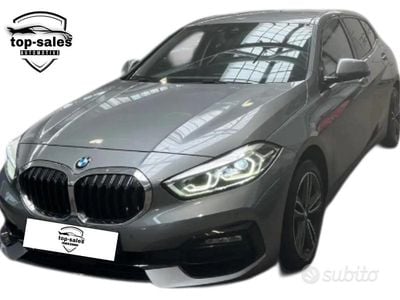 Begagnad BMW 118 Sport Line 136 HK (100 kW) 2024 Grå Halvkombi