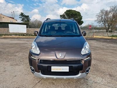 Usata Peugeot Partner Tepee Outdoor 92 CV (67 kW) 2015 Marrone Monovolume