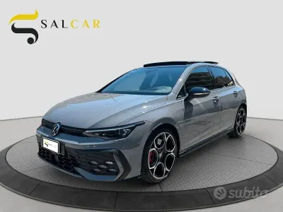 Usata VW Golf VIII GTI 265 CV (194 kW) 2025 Grigio Berlina