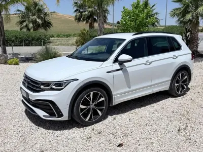 Usata VW Tiguan R-line 150 CV (110 kW) 2023 Bianco SUV