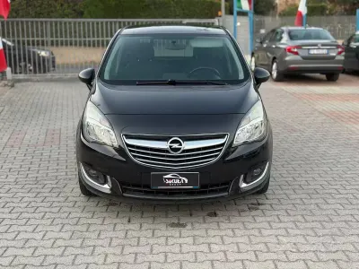 Usata Opel Meriva Design Edition 110 CV (80 kW) 2015 Nero Monovolume