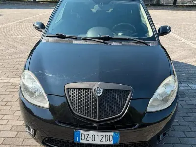 Usata Lancia Ypsilon 75 CV (55 kW) 2009 Nero Utilitaria