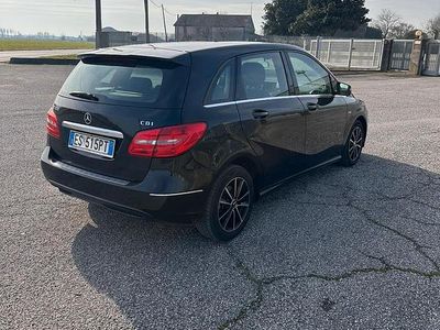 Usata Mercedes B180 2012 Nero Monovolume
