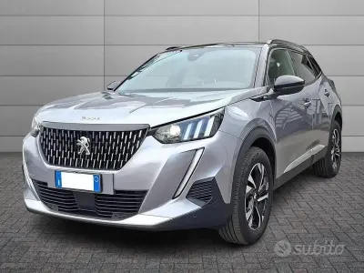 Usata Peugeot 2008 GT 131 CV (96 kW) 2023 Grigio SUV