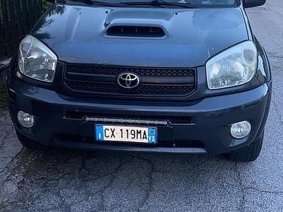 Usado Toyota RAV4 116 CV (85 kW) 2005 Gris SUV