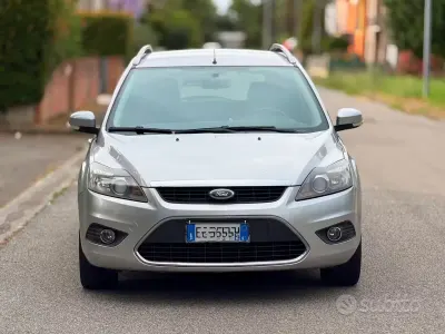 Usata Ford Focus 109 CV (80 kW) 2010 Grigio Station wagon