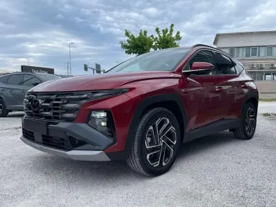 Nuova Hyundai Tucson 136 CV (100 kW) 2026 Ultimate red SUV