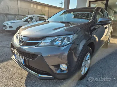 Usata Toyota RAV4 Style 124 CV (91 kW) 2013 Grigio SUV