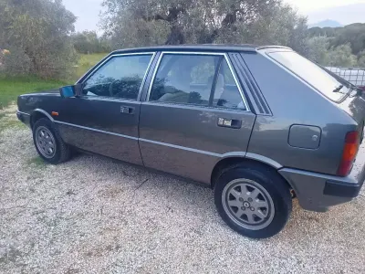 Usata Lancia Delta 75 CV (55 kW) 1989 Utilitaria