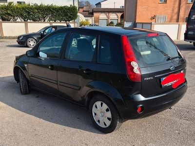 Usata Ford Fiesta 73 CV (53 kW) 2007 Nero Utilitaria