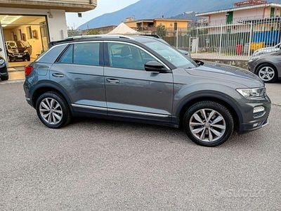 Używany VW T-Roc 116 KM (85 kW) 2018 Szary SUV