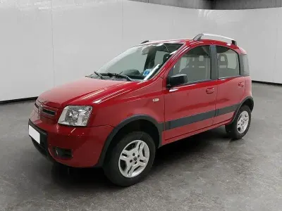Usata Fiat Panda 4x4 Climbing 74 CV (54 kW) 2012 Rosso Utilitaria