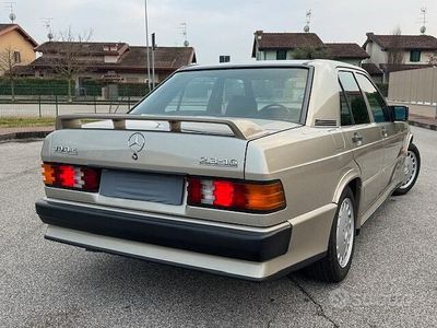 Usata Mercedes 190 185 CV (136 kW) 1986 Beige Berlina