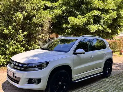 Gebraucht VW Tiguan Trendline 140 PS (102 kW) 2012 SUV
