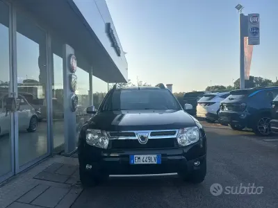Usata Dacia Duster Lauréate 102 CV (75 kW) 2012 Nero SUV