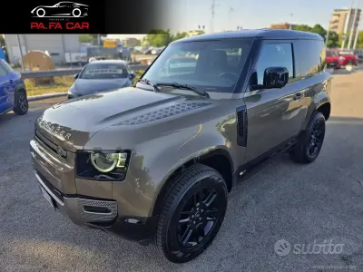 Usata Land Rover Defender Dynamic 200 CV (147 kW) 2022 SUV