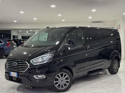 Usata Ford Tourneo Custom 131 CV (96 kW) 2022 Nero Furgone