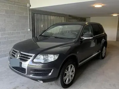 Usata VW Touareg 174 CV (127 kW) 2007 Grigio SUV
