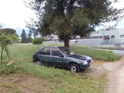 Usata Peugeot 205 54 CV (39 kW) 1991 Nero Berlina