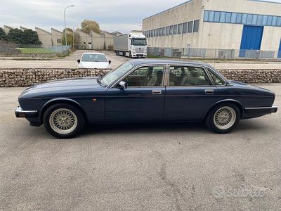 Blu Usata 1991 Jaguar XJ40 Sovereign Berlina | 9800 €