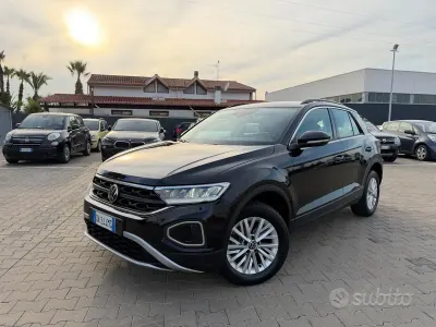 Usata VW T-Roc Style 116 CV (85 kW) 2023 Nero SUV
