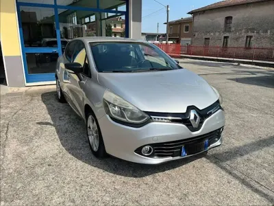 Usata Renault Clio IV Zen 75 CV (55 kW) 2016 Argento Berlina