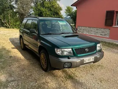Usata Subaru Forester 170 CV (125 kW) 1998 Verde SUV