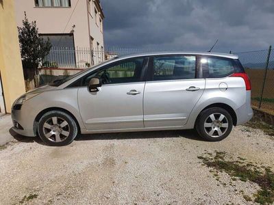 usata Peugeot 5008 1.6 hdi 16v Tecno 110cv robot