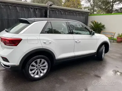 Usata VW T-Roc 150 CV (110 kW) 2019 Bianco SUV