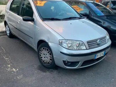 Usata Fiat Punto 69 CV (50 kW) 2007 Grigio Utilitaria