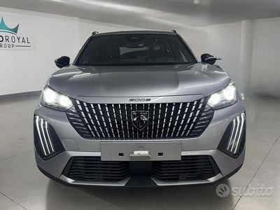 Usata Peugeot 2008 Allure 100 CV (73 kW) 2024 Grigio SUV