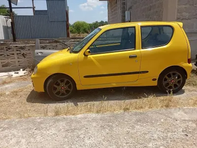 Usata Fiat 600 54 CV (39 kW) 2001 Giallo Berlina