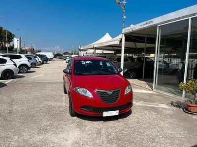 Usata Lancia Ypsilon 69 CV (50 kW) 2015 Rosso Utilitaria