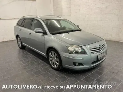 Usata Toyota Avensis 150 CV (110 kW) 2008 Grigio Station wagon