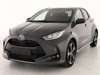 Nuova Toyota Yaris Premium 130 CV (95 kW) 2026 Storm grey Utilitaria