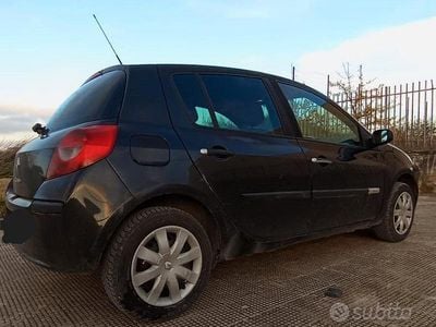 Usata Renault Clio II Rip Curl 86 CV (63 kW) 2007 Nero Utilitaria