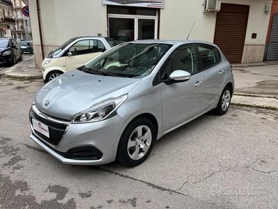 Usata Peugeot 208 Active 74 CV (54 kW) 2016 Grigio Utilitaria