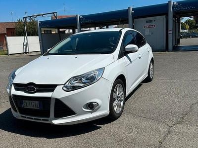 Usata Ford Focus 115 CV (84 kW) 2011 Bianco Berlina