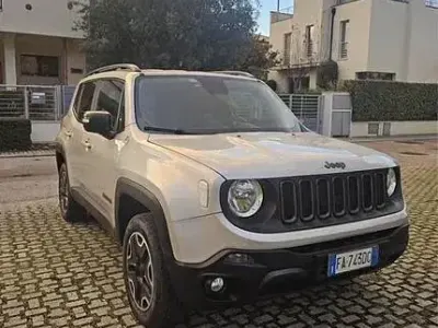 Usata Jeep Renegade Limited 170 CV (125 kW) 2015 Grigio SUV