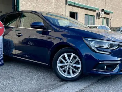 Usata Renault Mégane IV 95 CV (69 kW) 2020 Blu Berlina