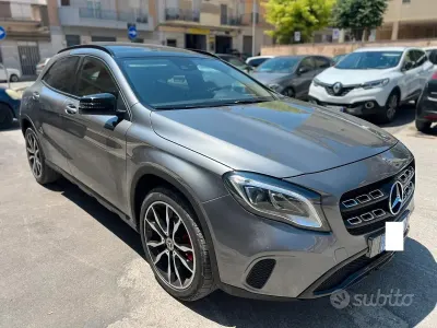 Usata Mercedes GLA200 Night 136 CV (100 kW) 2018 Grigio SUV