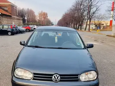 Begagnad VW Golf IV 100 HK (73 kW) 2002 Grön Sedan