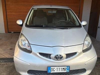 Begagnad Toyota Aygo Sol 68 HK (50 kW) 2007 Silver Halvkombi