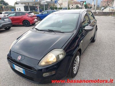 Usata Fiat Punto Young 69 CV (50 kW) 2015 Blu metallizzato Berlina