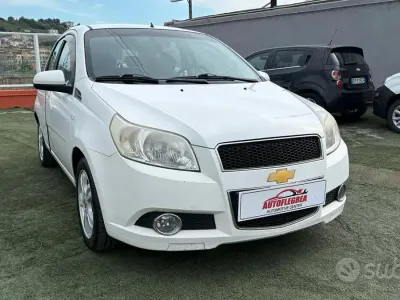 Usata Chevrolet Aveo 84 CV (61 kW) 2010 Bianco Berlina