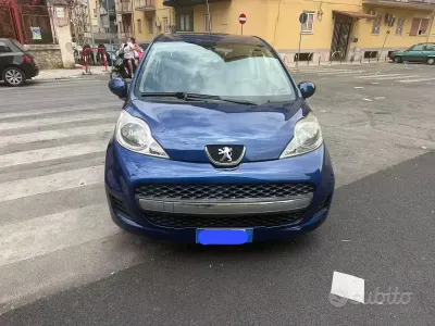 Usata Peugeot 107 68 CV (50 kW) 2010 Bluazzurro Utilitaria