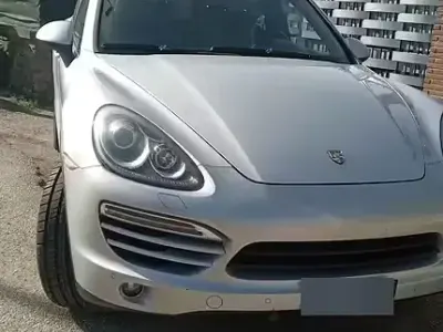 Usata Porsche Cayenne 250 CV (183 kW) 2011 Grigio SUV